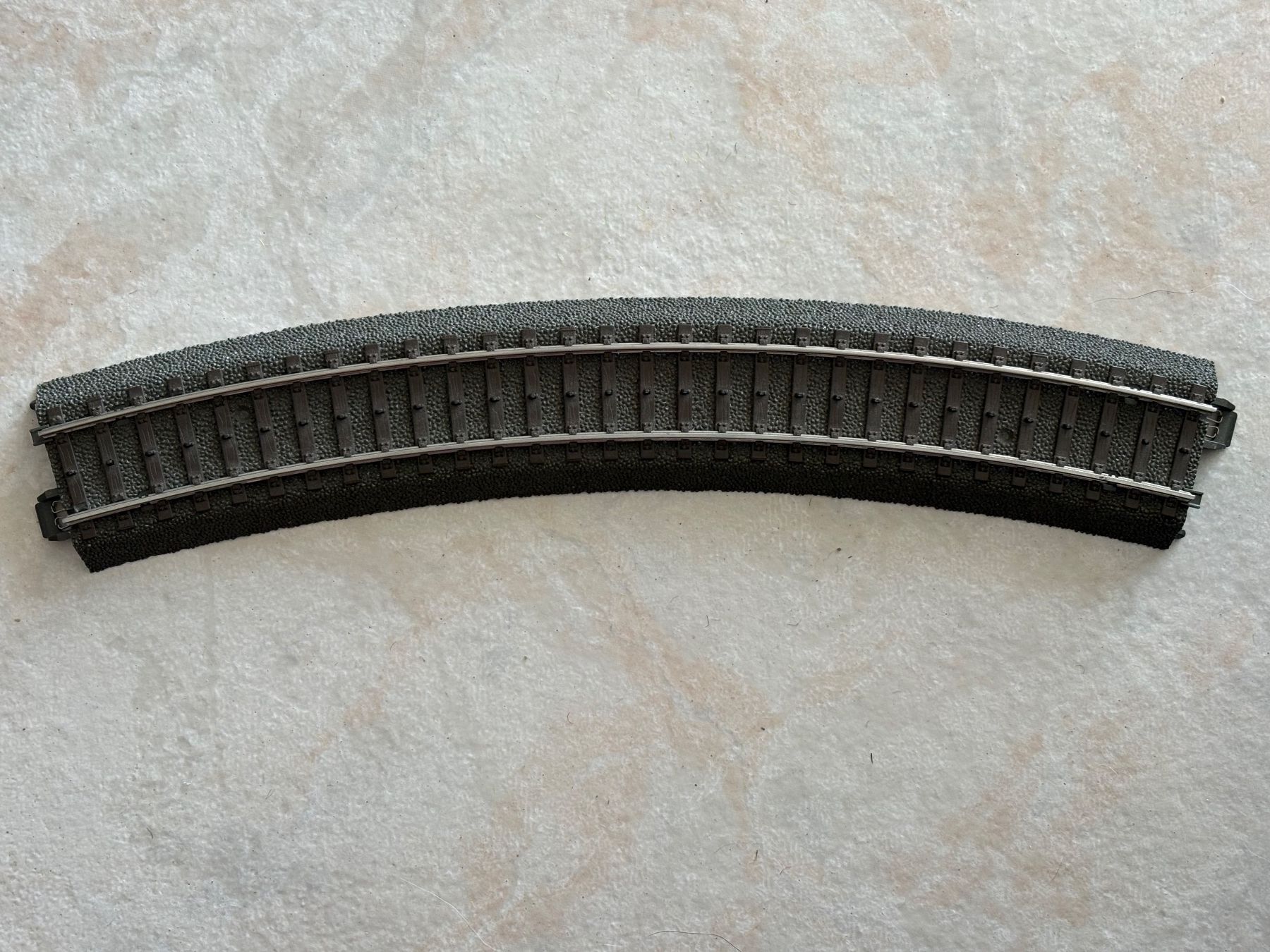 Märklin Modellini di ferrovie: 1x Marklin C 24230 Gleis – Usato da Hauterive NE venduto da eriamch