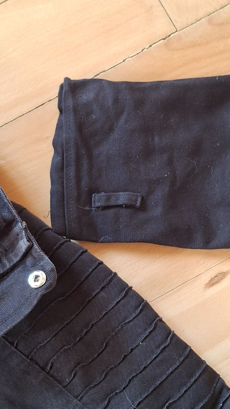 Lotti di vestiti: Veste noire avec clous et fermetures éclair deux pièces – Usato da Les Brenets venduto da flu_z9bl 3