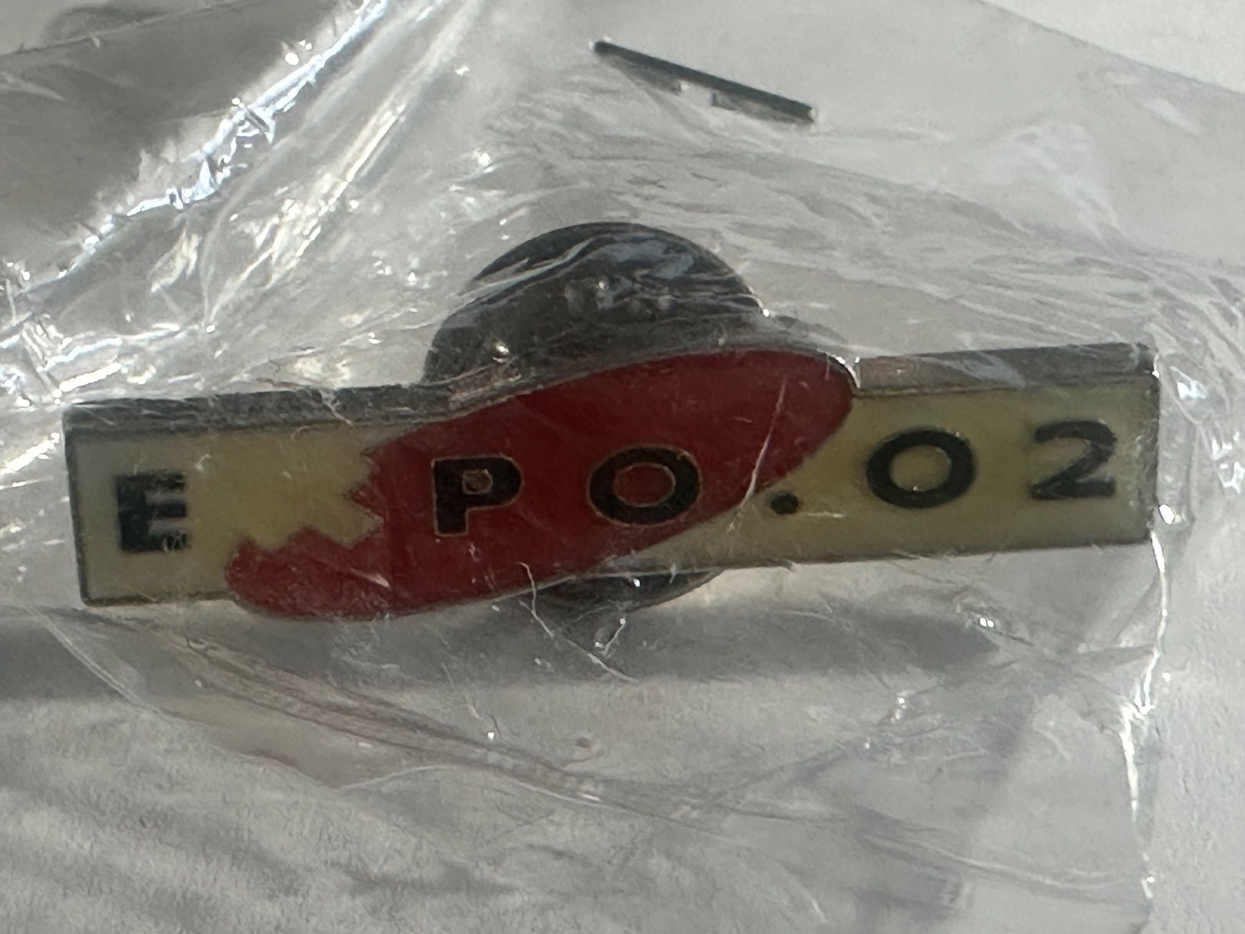 Plaquettes & Badges: Pin EXPO '02 und UFO-Park Interlaken – Neuf avec emballage d'origine à Bülach par Jubet