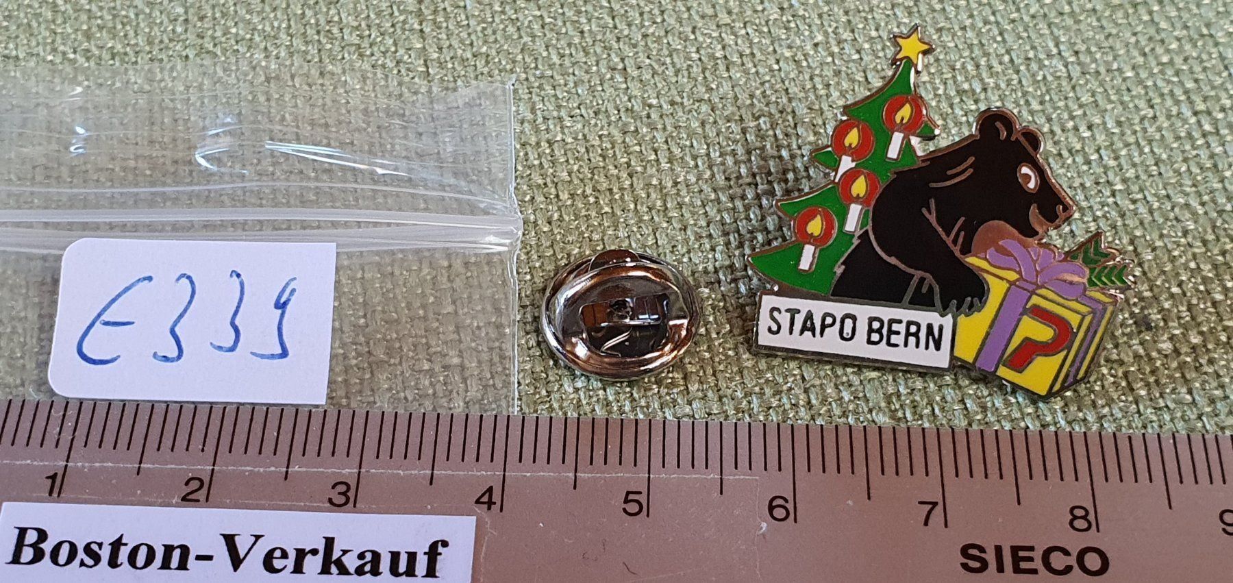 Placchette & Badge: E339 - Pin SAPO Polizei Bern Weihnachten – Usato da Reinach BL venduto da Boston-Verkauf 2