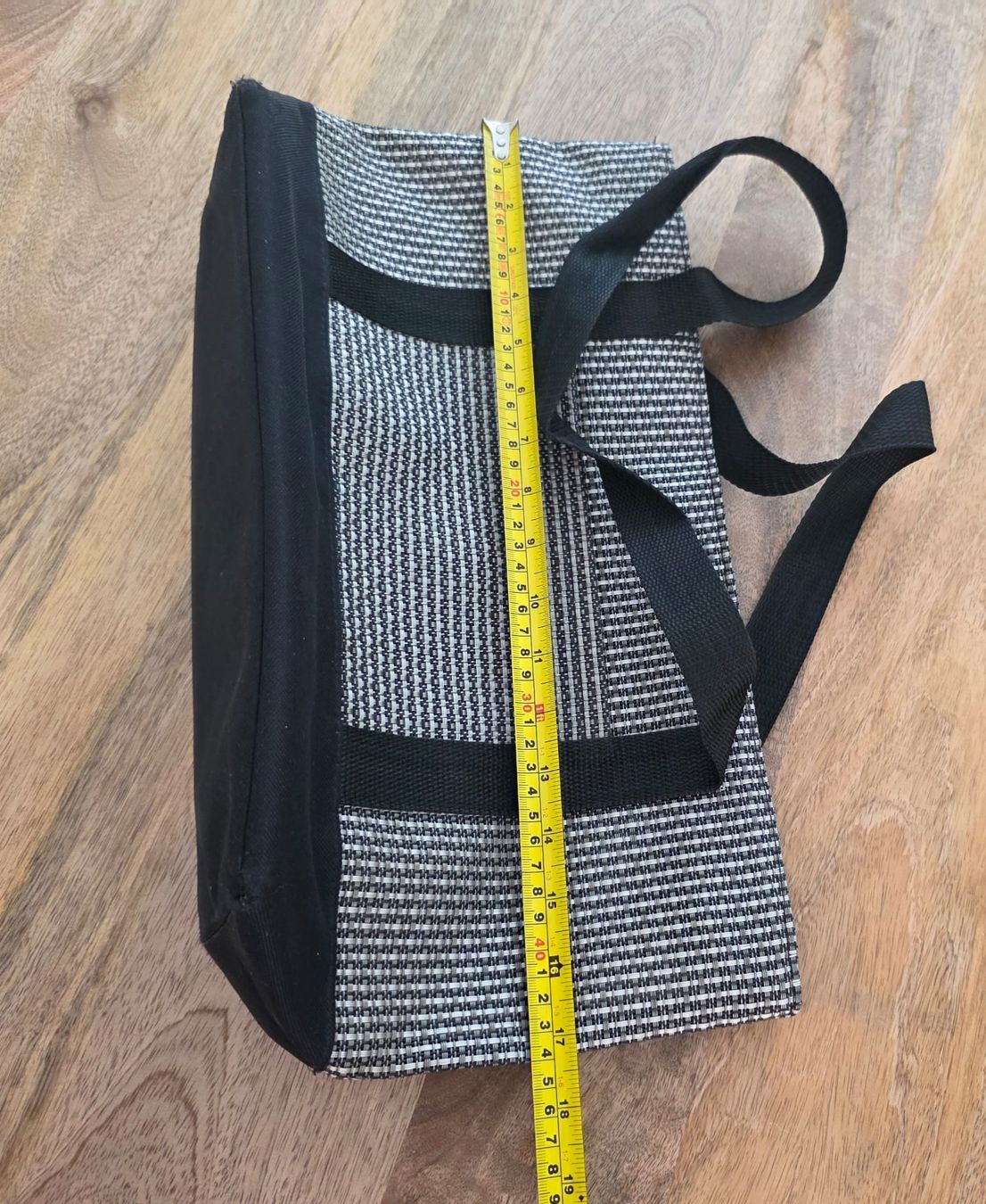 Taschen für Damen: Tasche schwarz/grau gestreift  – Neu (gemäss Beschreibung) aus Rheinsulz von Dred 8