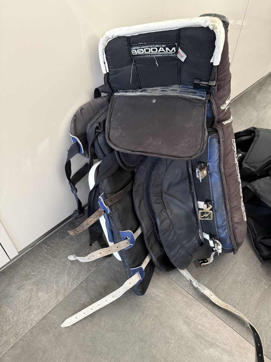 Schutz & Schoner: Golieschoner Eis-,Inlinehockey Grösse L, mit Riemen – Gebraucht aus Lachen SZ von marc_ru85 2