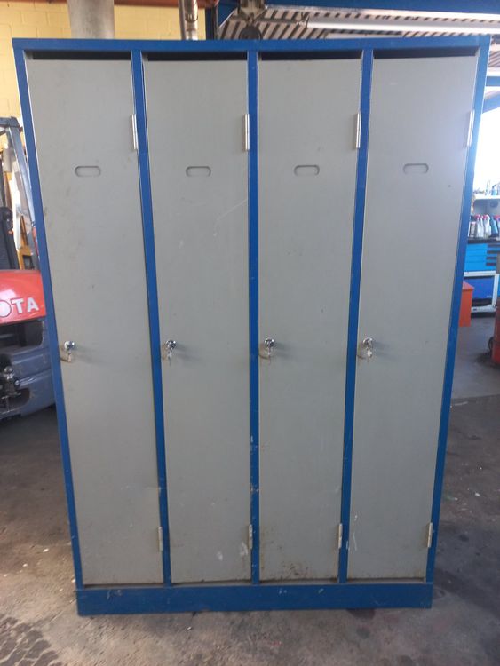 Metallschrank Garderobenschrank Spind Kasten Schrank 4 Türig | Kaufen ...