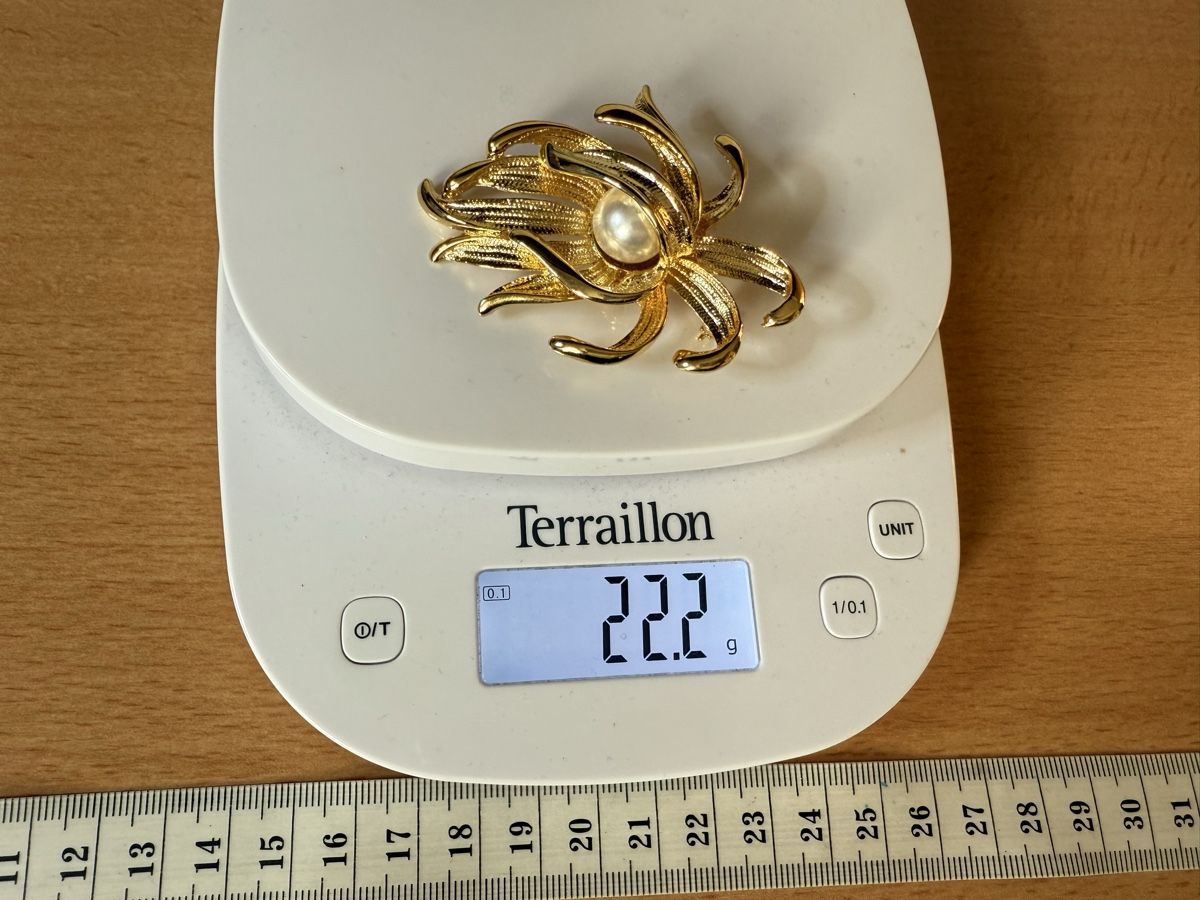 Broschen & Nadeln: Vintage-Brosche, Goldfarbe Blume mit Perle – Gebraucht aus Lamone von LaCantinaMagica 8