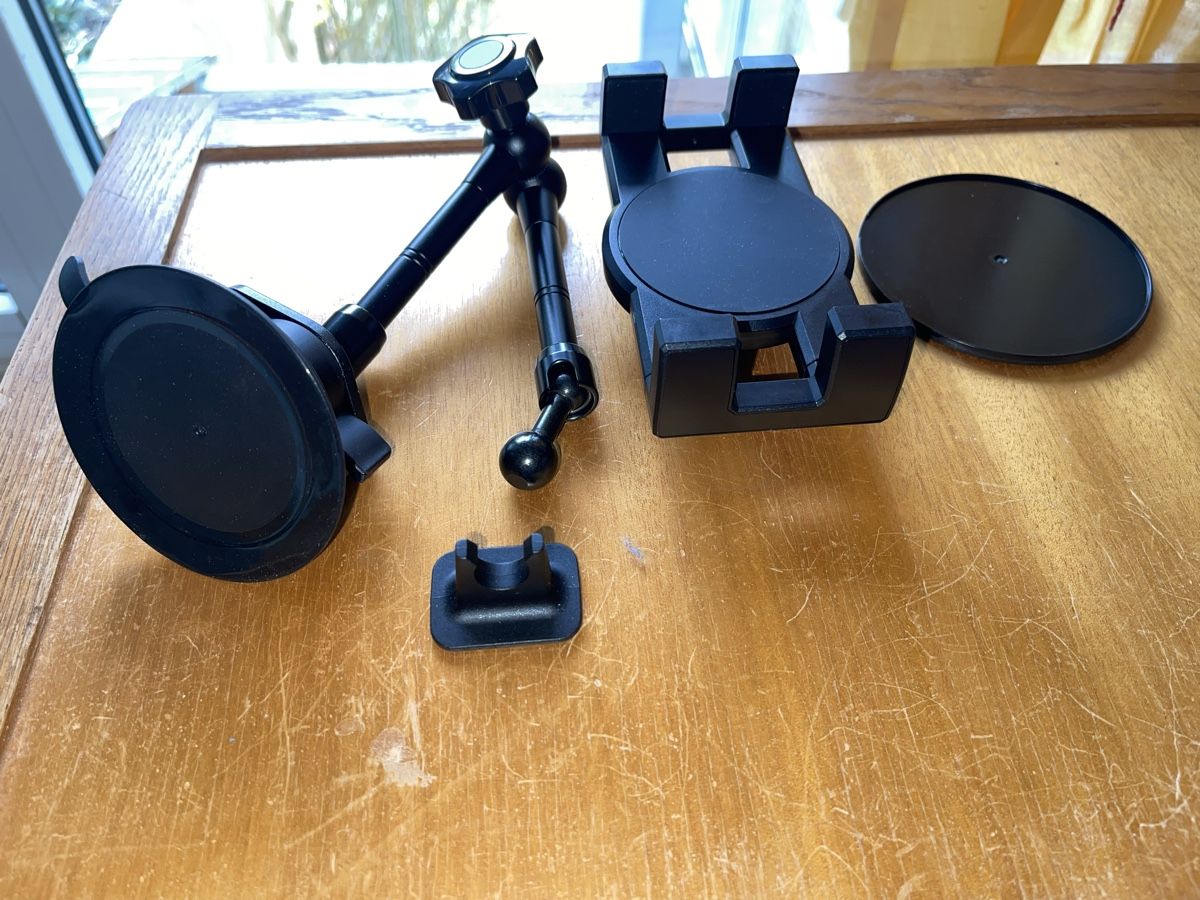 Staffe: Tablet Handy Halterung mit starkem Saugnapf – Nuovo e nell'imballaggio originale da Zürich venduto da Pitschi17 2