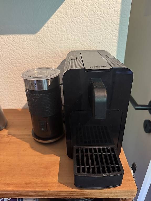 Macchine per caffè & Macchine per espresso: Kaffeemaschine Cremesso/Delizio – Usato da Scuol venduto da SilvanaE14