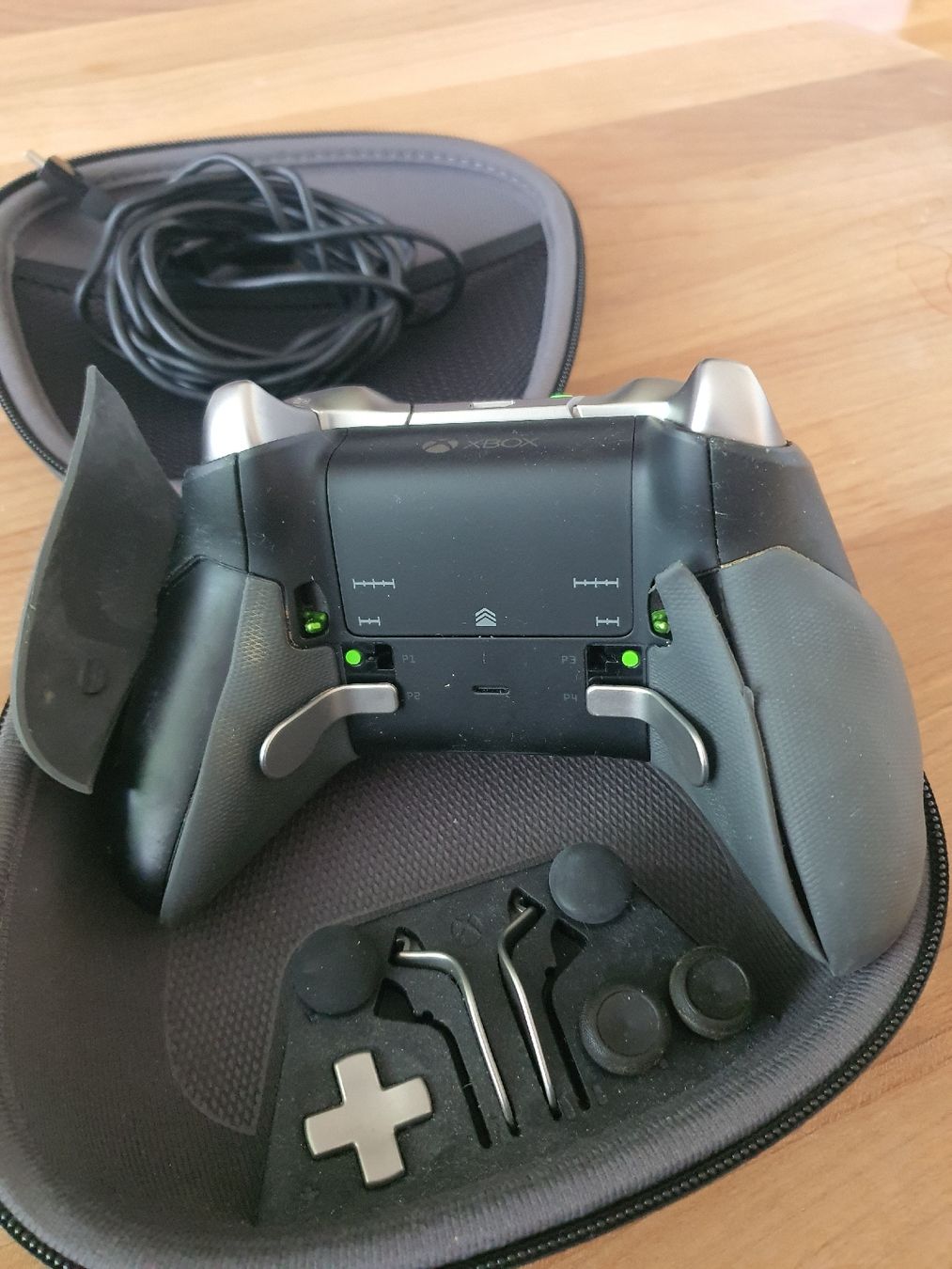 Controller: Xbox Elite Controller - Gebraucht ab 1 Fr. – Gebraucht aus Dietikon von bilalgs 3