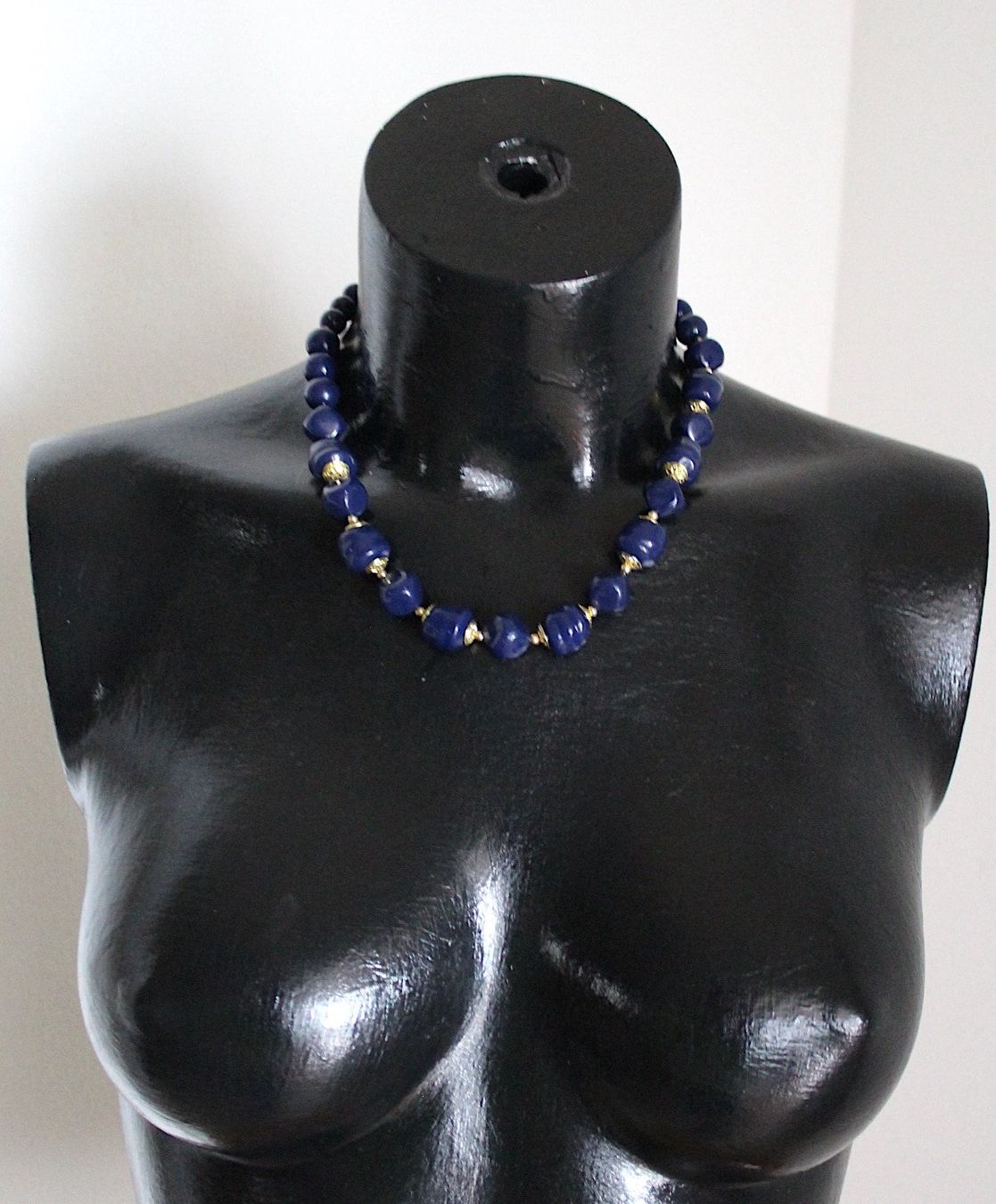 Ketten: Modeschmuck Kette, Blau, Länge ca. 22 cm. – Gebraucht aus Locarno von madame-tus-sauds 1