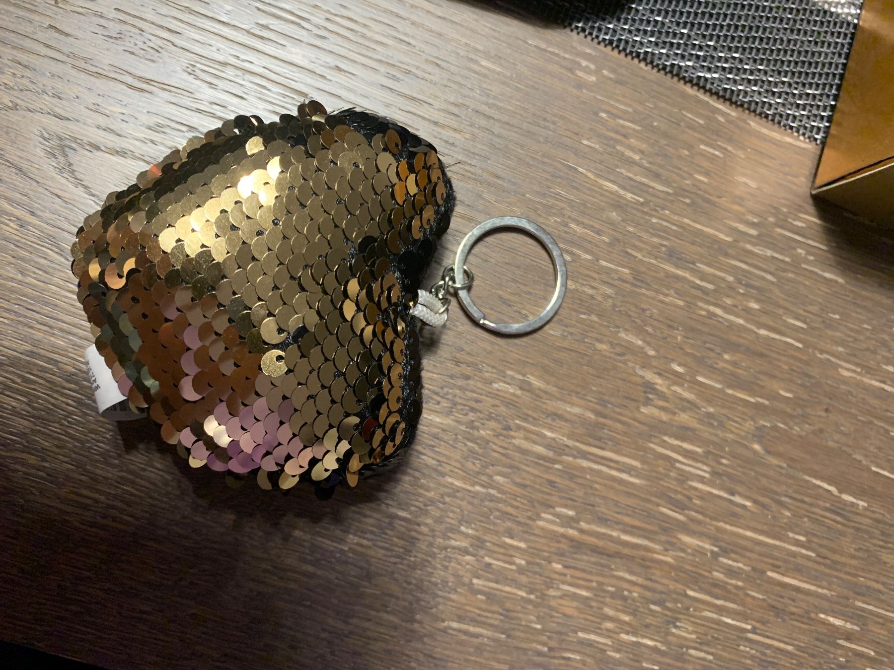 Portachiavi: Portachiavi a cuore con paiette – Nuovo (secondo la descrizione) da Osogna venduto da lil_kfs9 1
