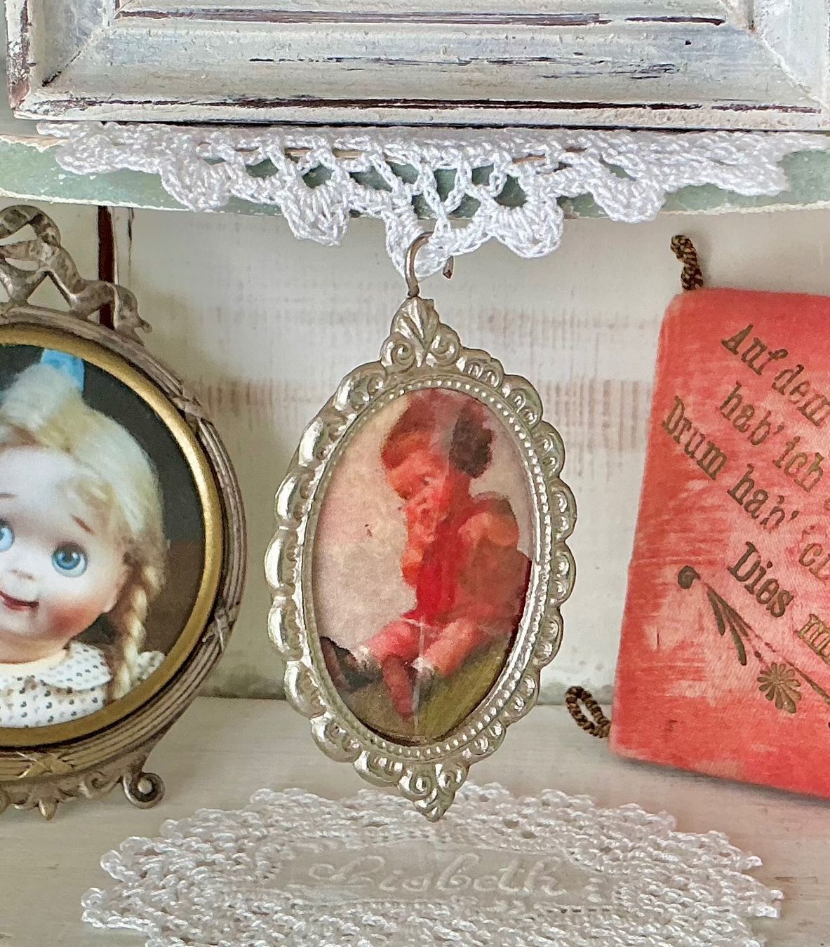 Puppenhäuser & -möbel: ENTZÜCKENDES ALTES PUPPENSTUBEN BILDCHEN – Gebraucht aus Zell LU von Silvermemory 1