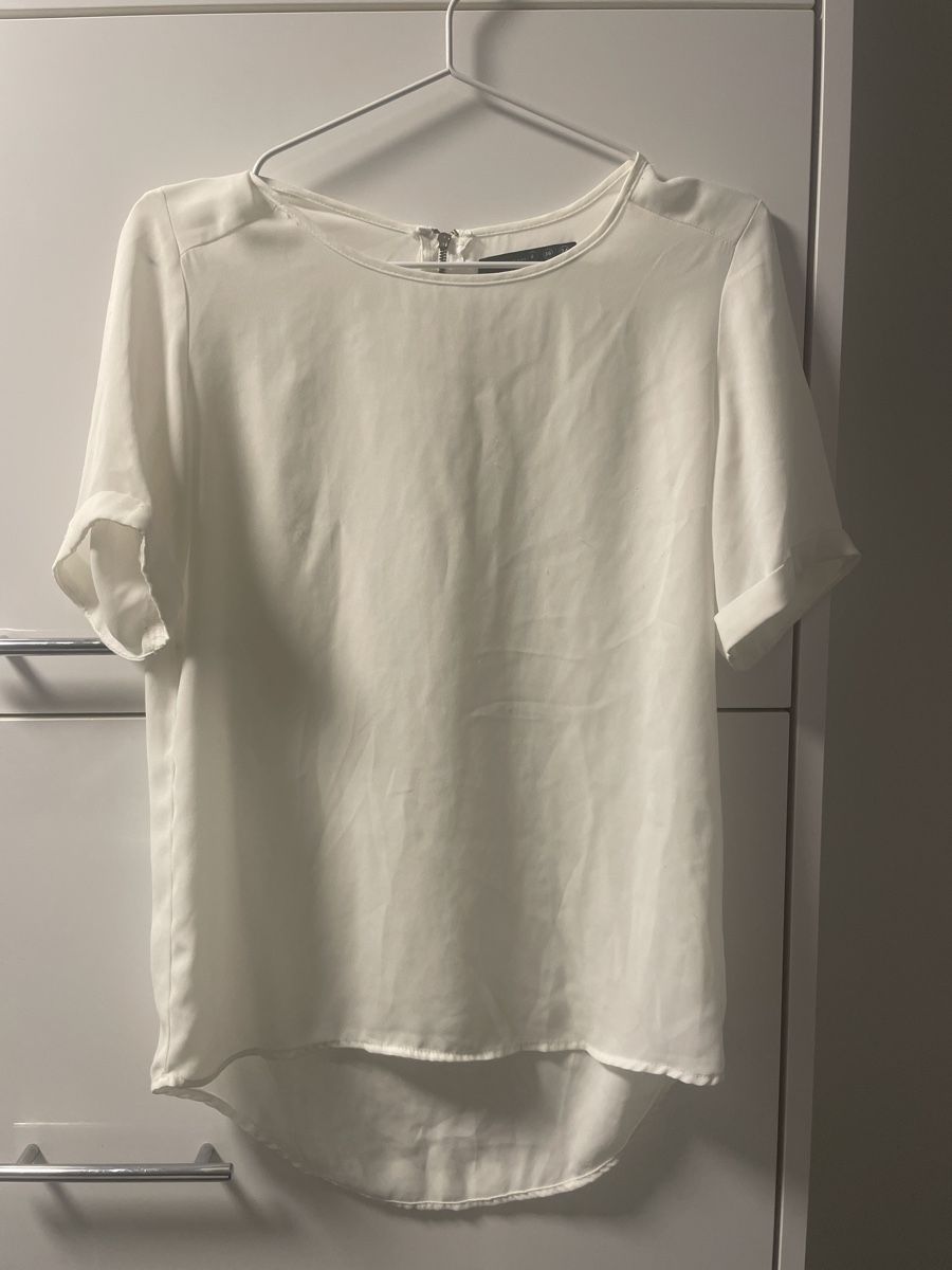 Blusen: Atmosphere Bluse, weiss, Gr. 34, Top Zustand – Gebraucht aus Arbon von llaauraa