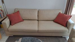 Elegantes Ledersofa 3 / 4 plätzig. Sehr stabiles Leder.