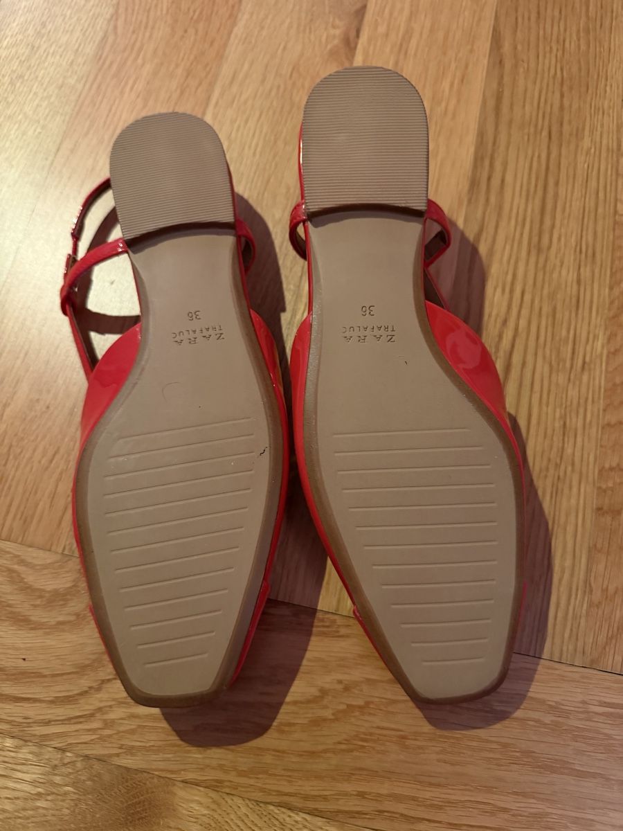 Zara Scarpe da donna: Rote Zara Lack-Sandalen, Grösse36 – Nuovo (secondo la descrizione) da Hausen am Albis venduto da Tyllenajoe 1