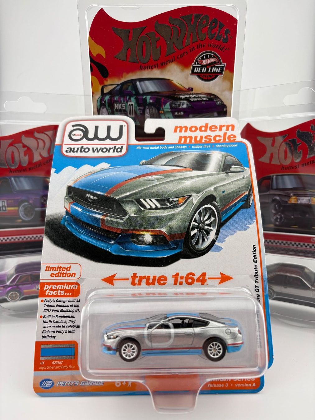 Hot Wheels Modellini d'auto: auto world 2017 Ford Mustang GT Tribute Edition – Nuovo e nell'imballaggio originale da Flawil venduto da HeisseReifen