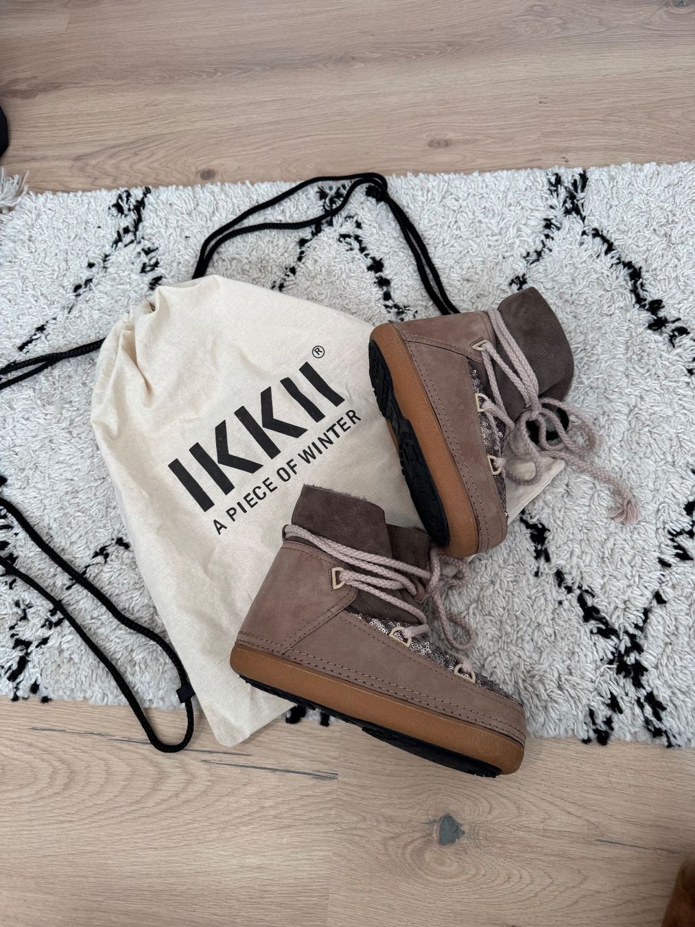 Inuikii Scarpe da uomo: "IKKII" - Schneeschuhe Grösse 35 – Usato da Buchs ZH venduto da crazyhandbaggirl123