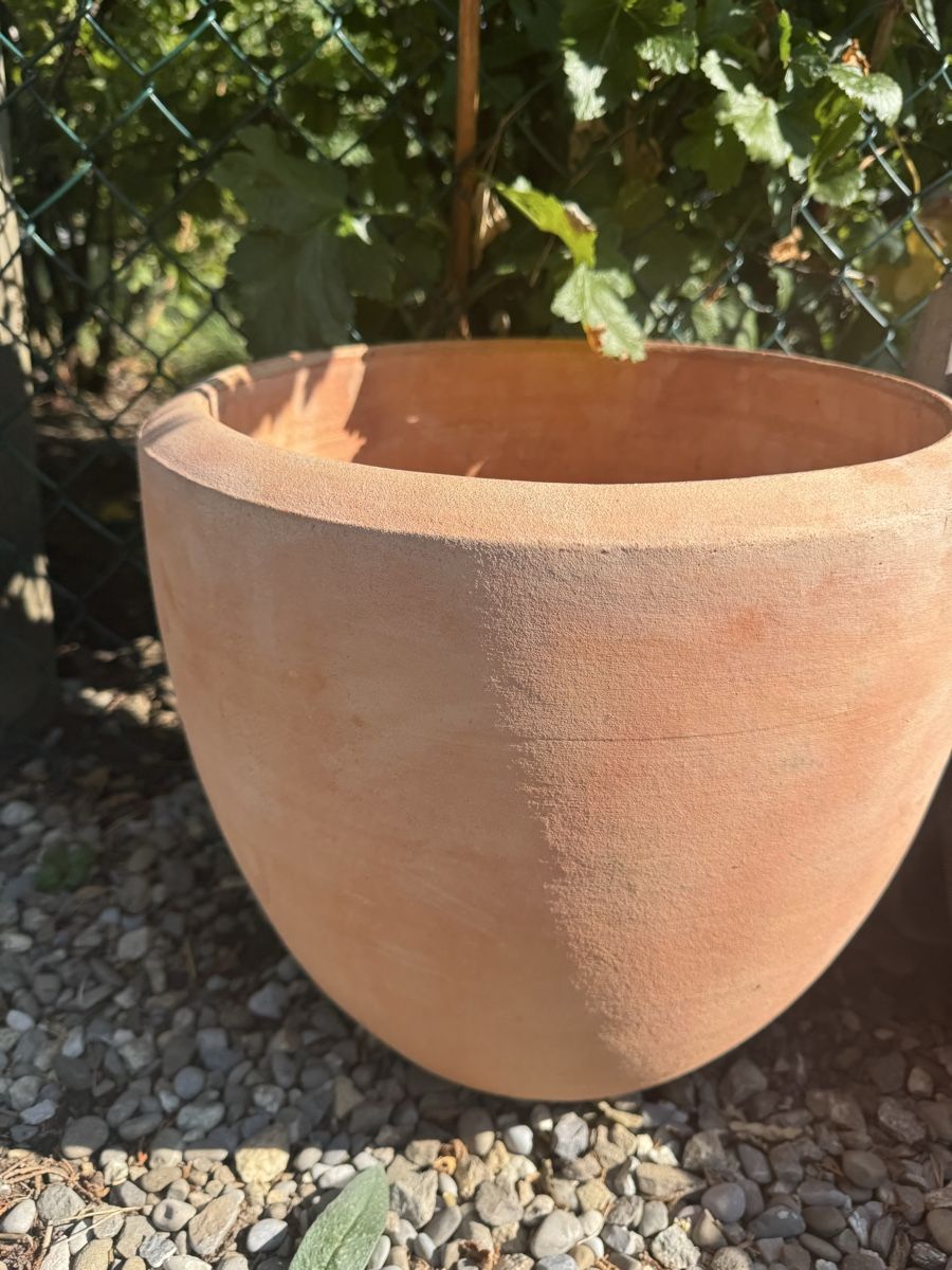 Vasi per fiori: Antiker Blumentopf aus Ton in Orange – Usato da Buchs AG venduto da Youssra02