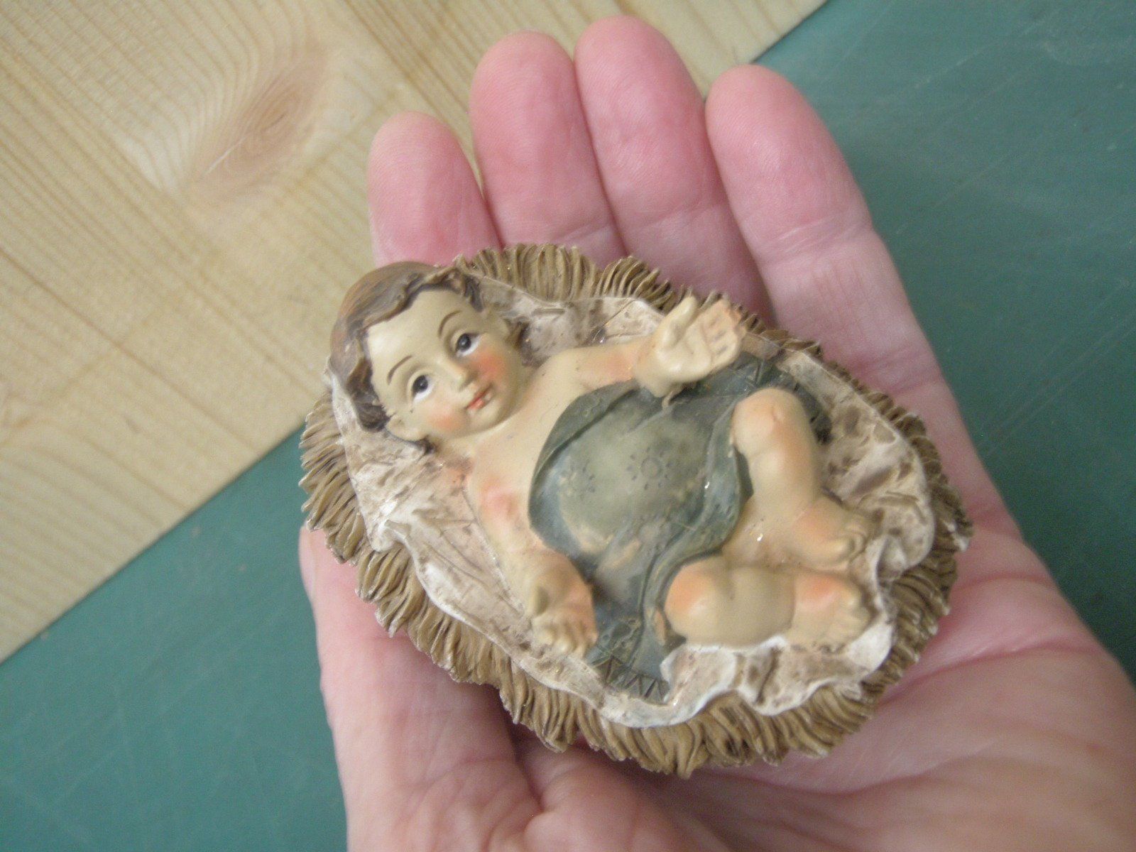 Figuren: Jesuskind in Krippe – Gebraucht aus Rohrbach von chri2009