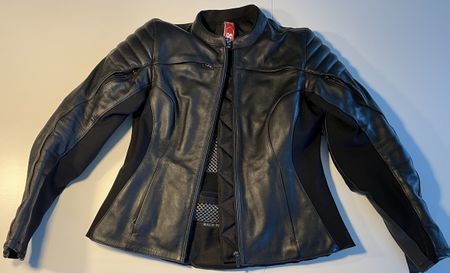 Damen Motorradjacke Gr M mit Protektoren (Jacke ist wie neu)