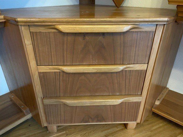 Scaffali: ReGaLwAnd – Usato da Winkel venduto da zeho 8