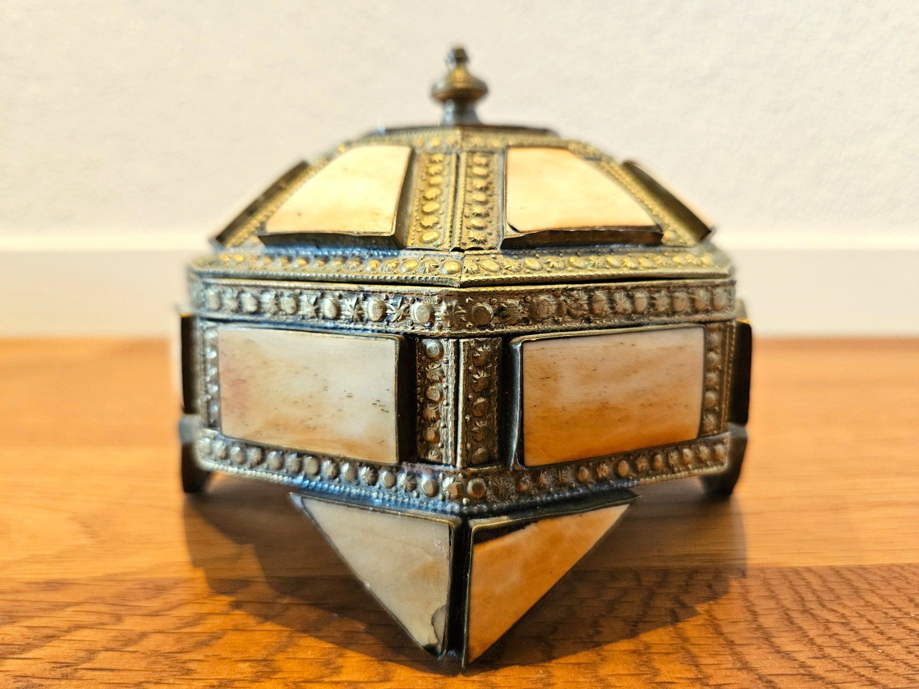 Portagioie: Orient Marokko Schmuckdose Schatulle Box Dekoration Messing – Usato da Birmensdorf ZH venduto da Wendepunkt... 5