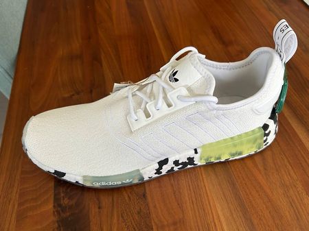 Neue Sneaker Adidas NMD R1 Grösse 44-45 (US.10.5)