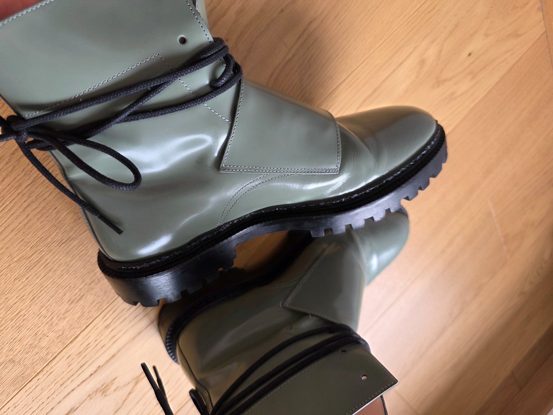 Scarpe da donna: Chaussures Inch handcrafted – Usato da Genève venduto da BarbaraCh- 3