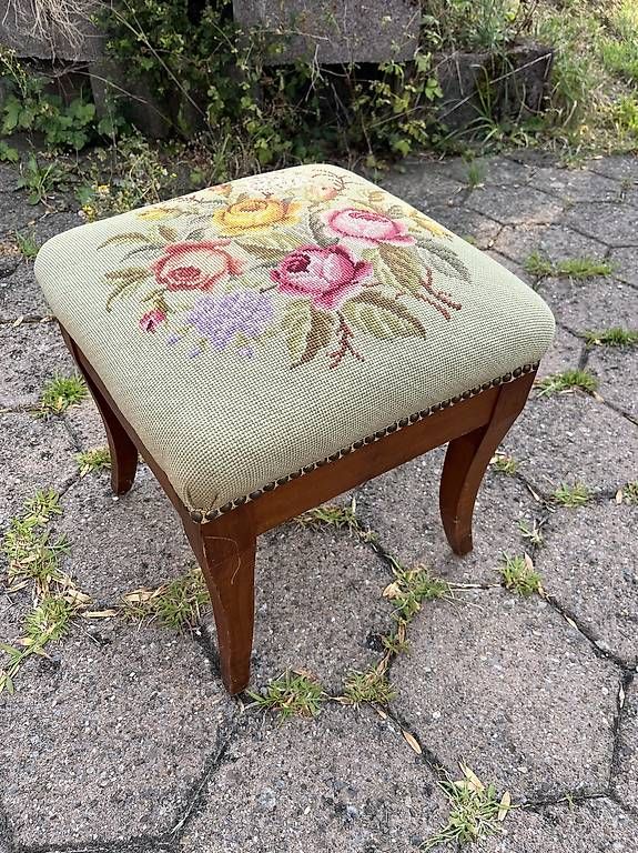 Hocker: Antiker Hocker – Gebraucht aus Kappel SO von IvCe 1