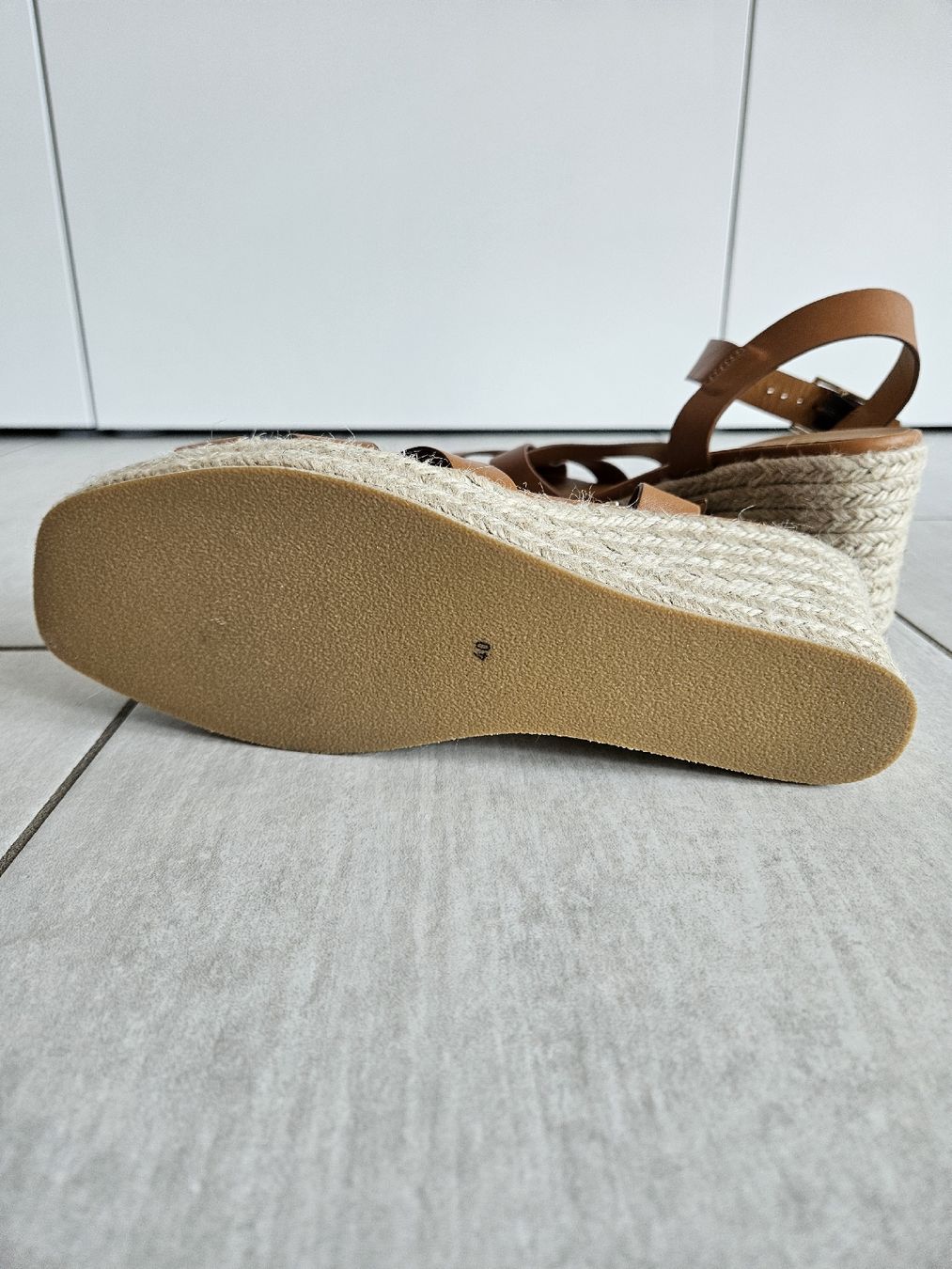 Bobbies Scarpe da donna: Espadrilles mit Keilabsatz Leder Bobbies Gr. 40 - ungetragen – Nuovo (secondo la descrizione) da Würenlos venduto da nu_54 3