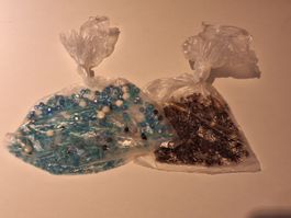 Türkis und Braunrote Bastelperlen