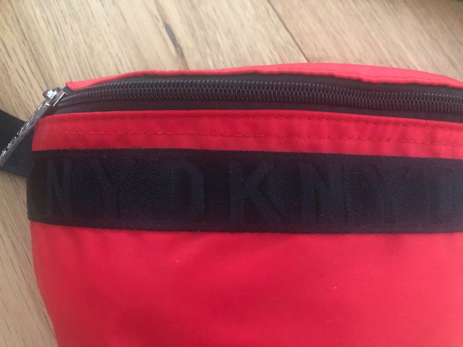 DKNY Taschen für Damen: DKNY Gürteltasche rot – Neu und originalverpackt aus Pfaffhausen von Klaras_second_hand 4