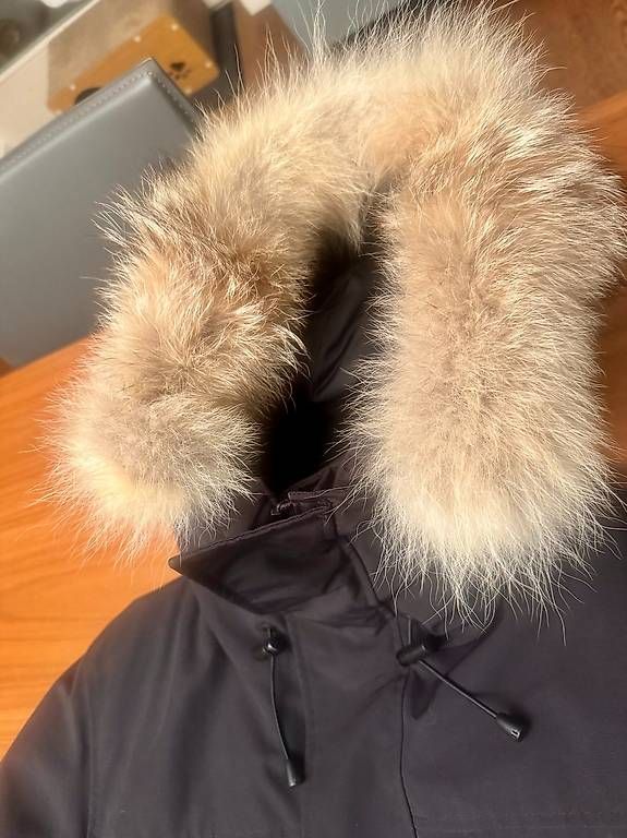 Giacche: Canada Goose Langford S - Like New – Usato da Conches venduto da GJL_5byn 2