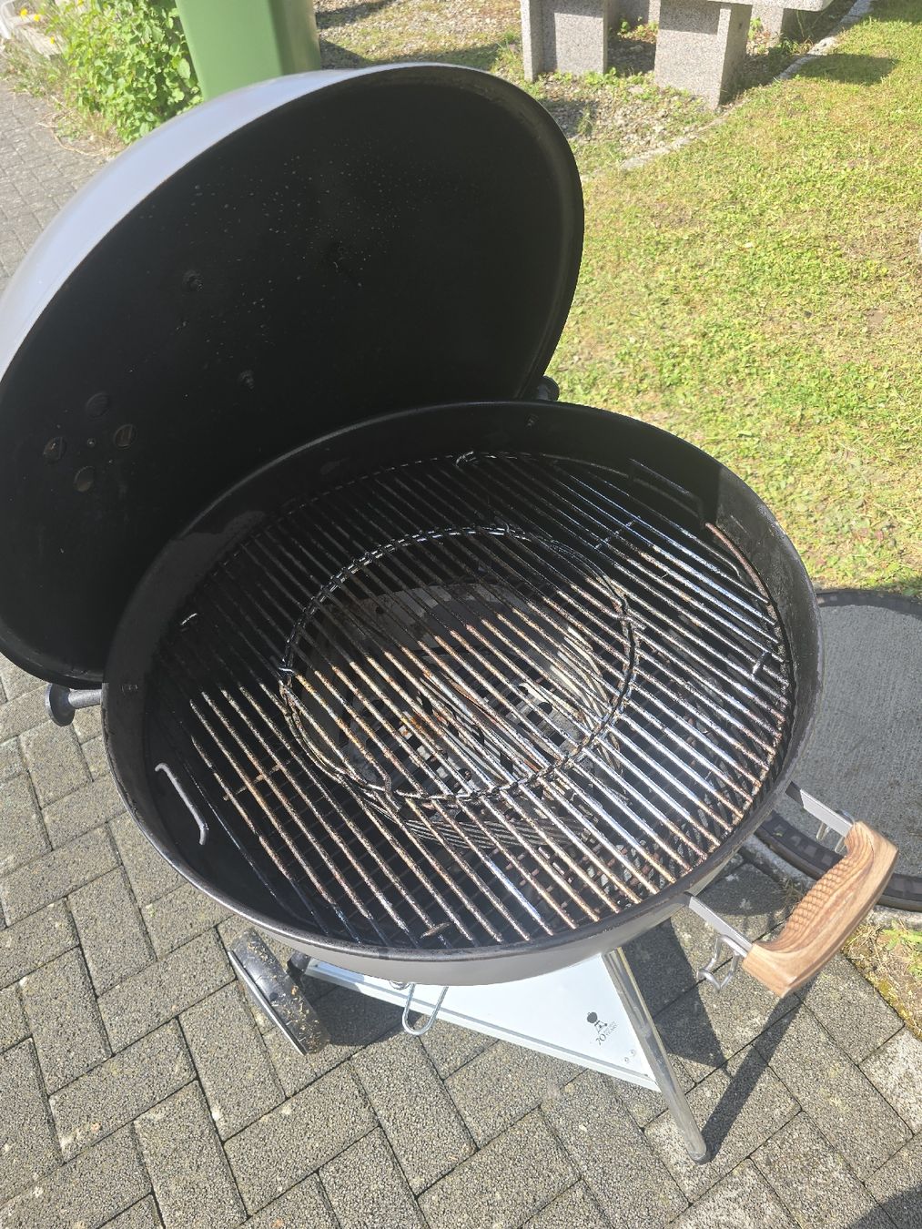 Griglie: Weber Holzkohle Grill  – Usato da Niederweningen venduto da Noah.widi 3