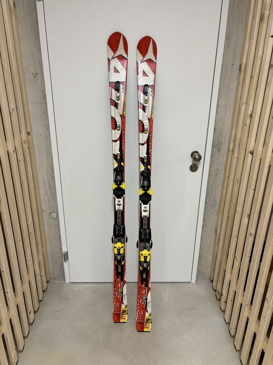 Atomic Skis: Atomic Redster XT Ski Modell inklusive Bindung – D'occasion à Scherzingen par fab_flh6