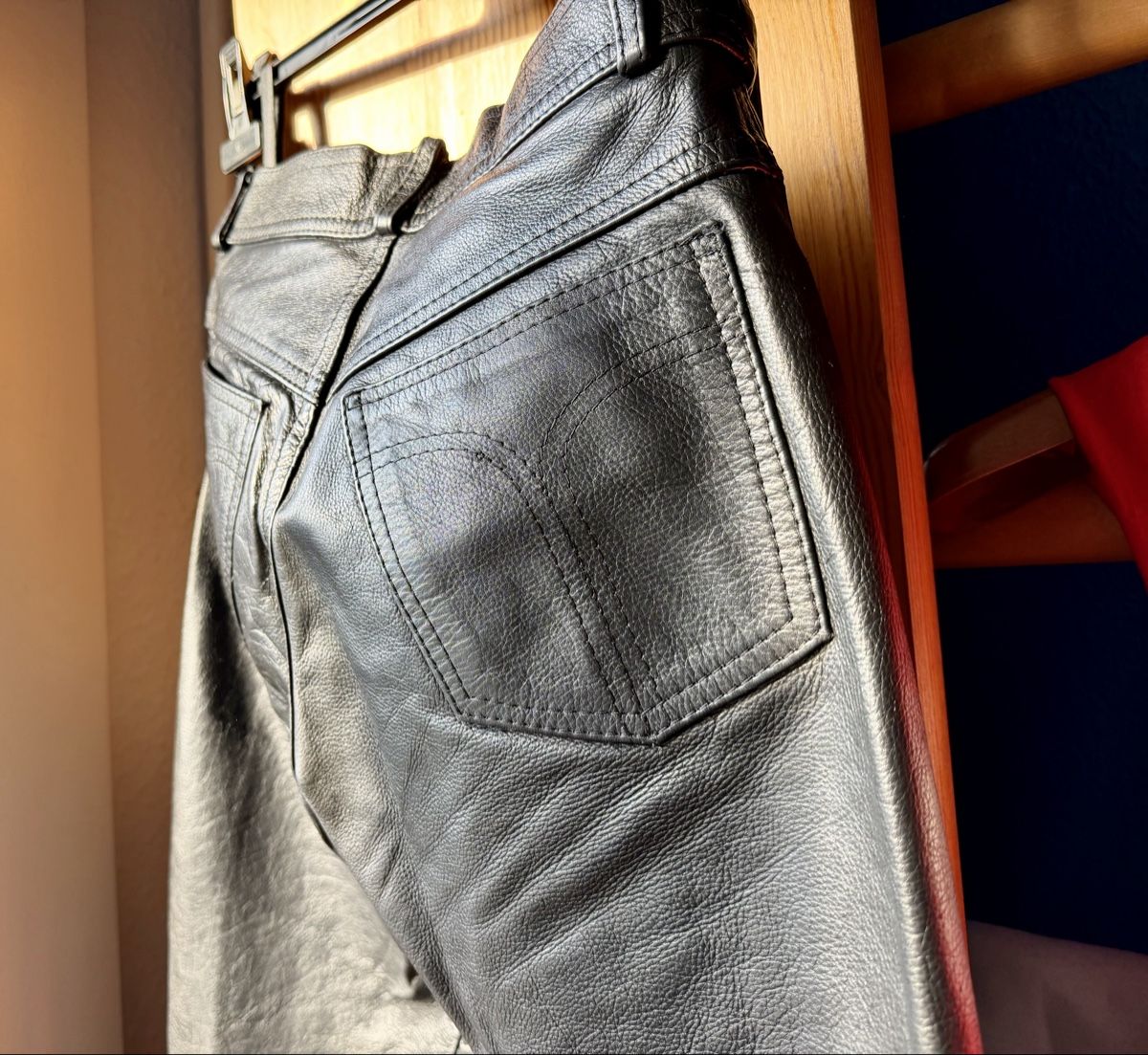 Hosen: Pantalon cuir noir FA7/ Taille 36 – Neu (gemäss Beschreibung) aus Carouge GE von orc_88rq 7
