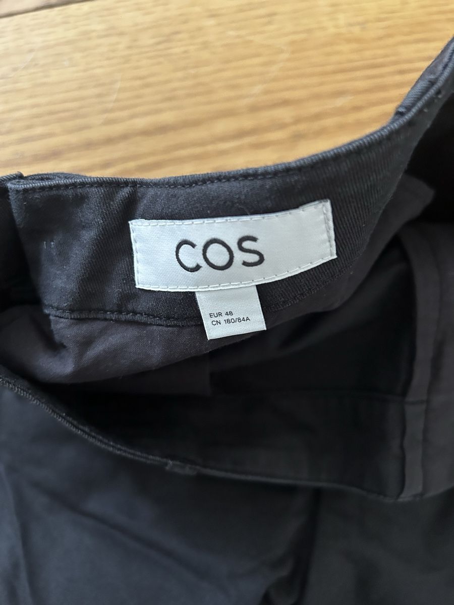 Cos Pantaloni: cos cargo shorts – Usato da Zürich venduto da ema_li 3