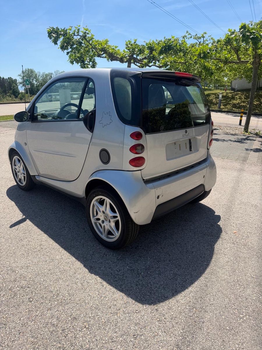 Smart Autos: Smart Micro Compact Car année 2002 – Gebraucht aus Rolle von kon_9smn 9