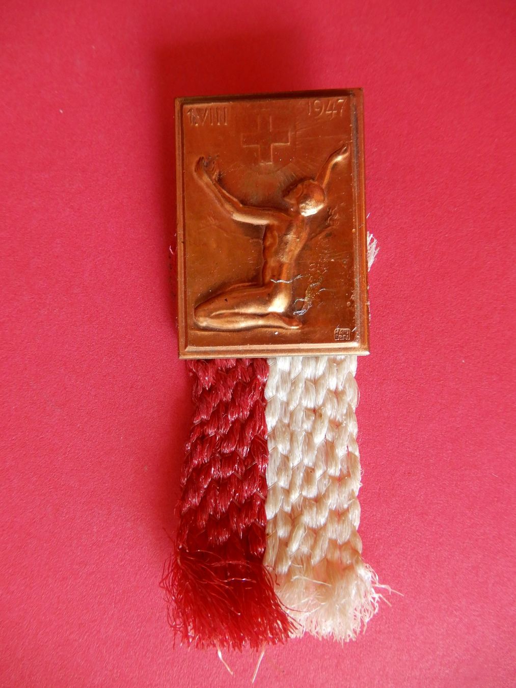 Swiss Placchette & Badge: 1. August Abzeichen 1947 – Usato da Senèdes venduto da Framboise52