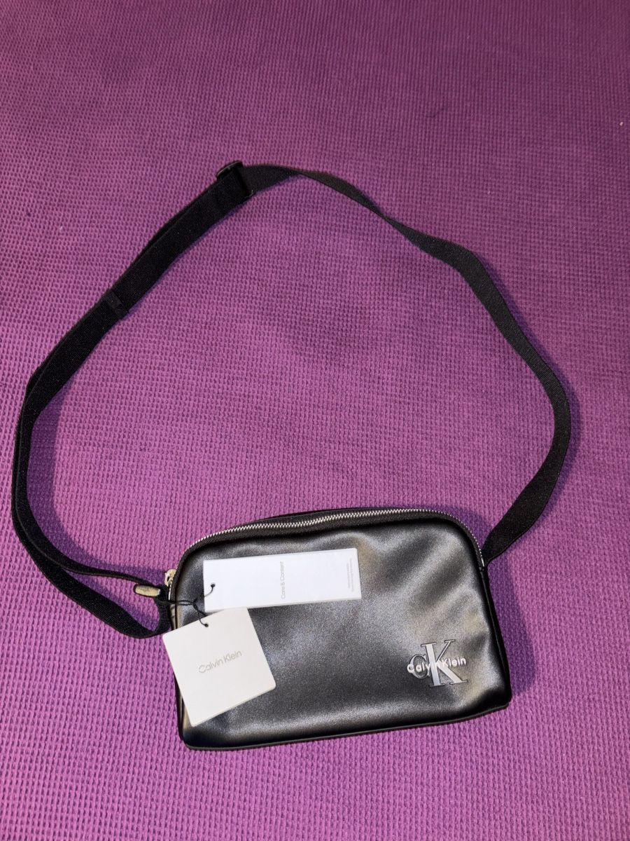 Calvin Klein Borse: Calvin Klein schwarze Tasche  – Nuovo e nell'imballaggio originale da Zürich venduto da Dim777 3