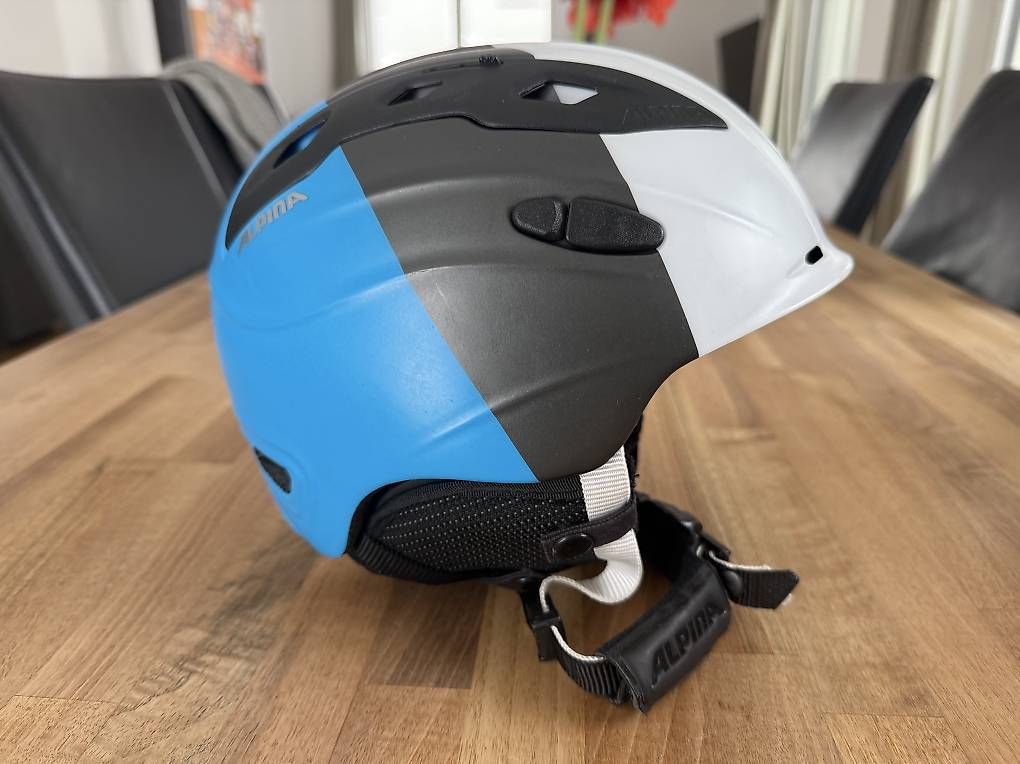 Alpina Caschi: Skihelm Alpina Grösse 52/56 – Usato da Birmensdorf ZH venduto da Bne