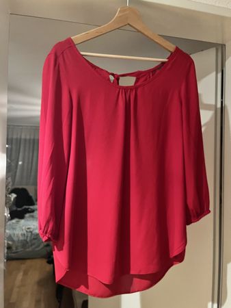 Rote Bluse mit langen Ärmeln, ideal für den Herbst!
