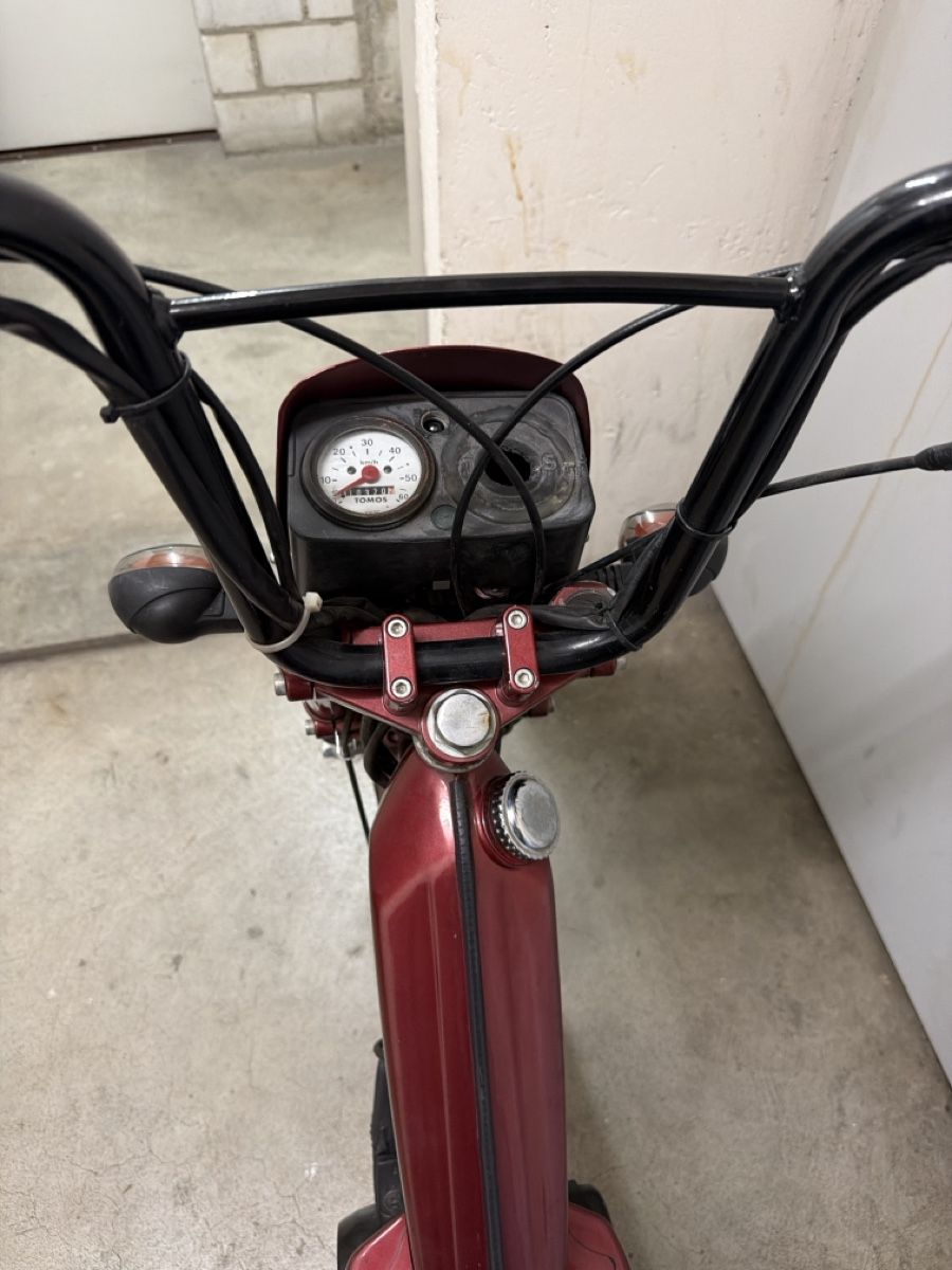 Tomos Ciclomotori: Ciclomotore Tomos Quadro rosso  – Usato da basel venduto da Swiss._.1978 3