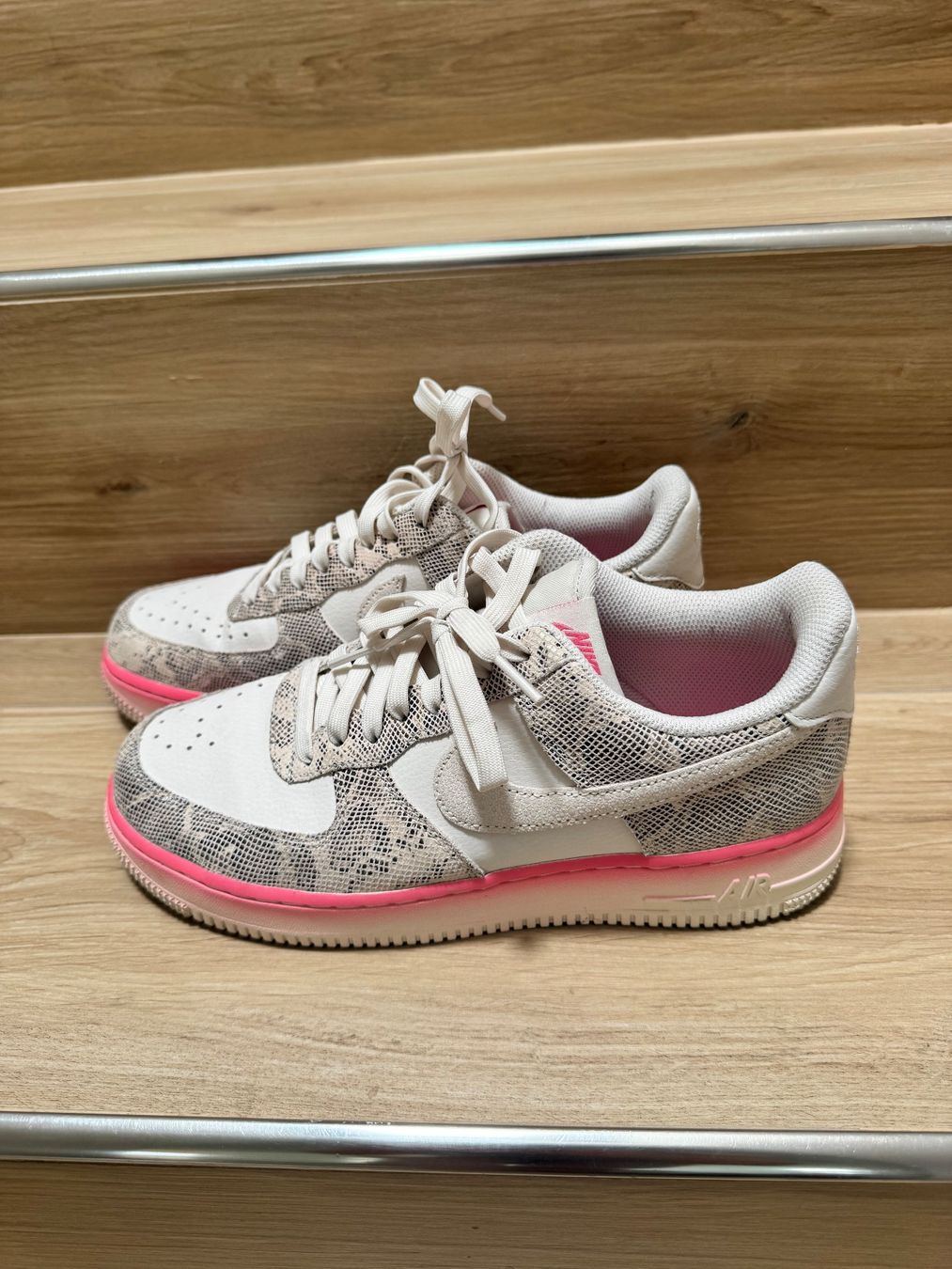 Nike Chaussures hommes: Nike air force 40,5 – D'occasion à Porza par kaj_d5q7 2