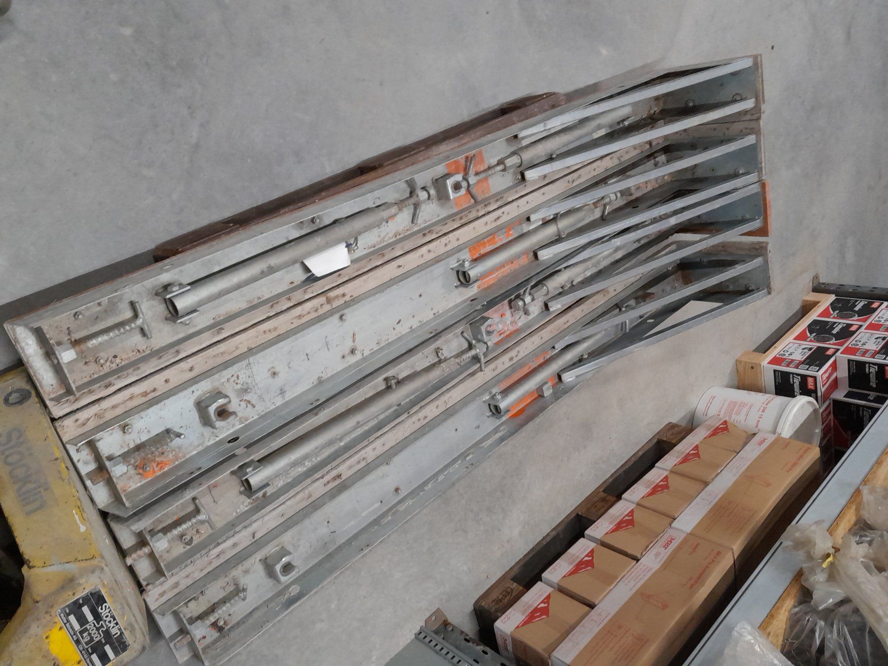 Articoli in legno: Türschalung Peri Doka Raschal – Usato da walzenhausen venduto da 240185 2