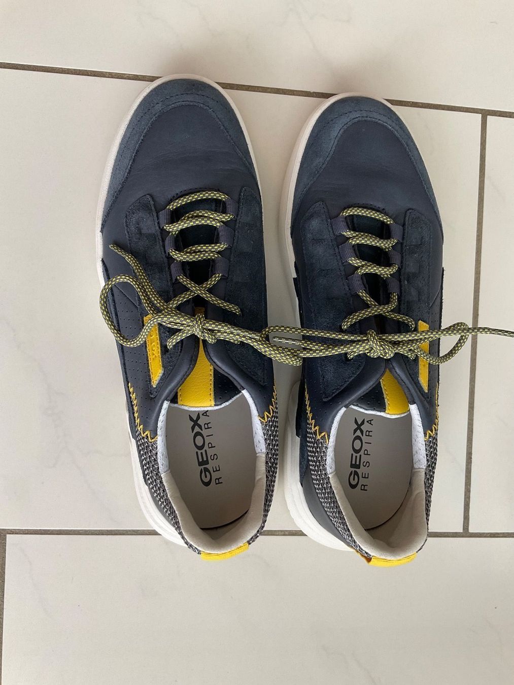Geox Scarpe da uomo: Neue Geox Schuhe aus Leder Gr.40 – Nuovo (secondo la descrizione) da Biel-Benken BL venduto da Sahra1 1