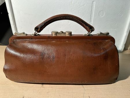 Sac de médecin vintage en cuir véritable - Belle patine!