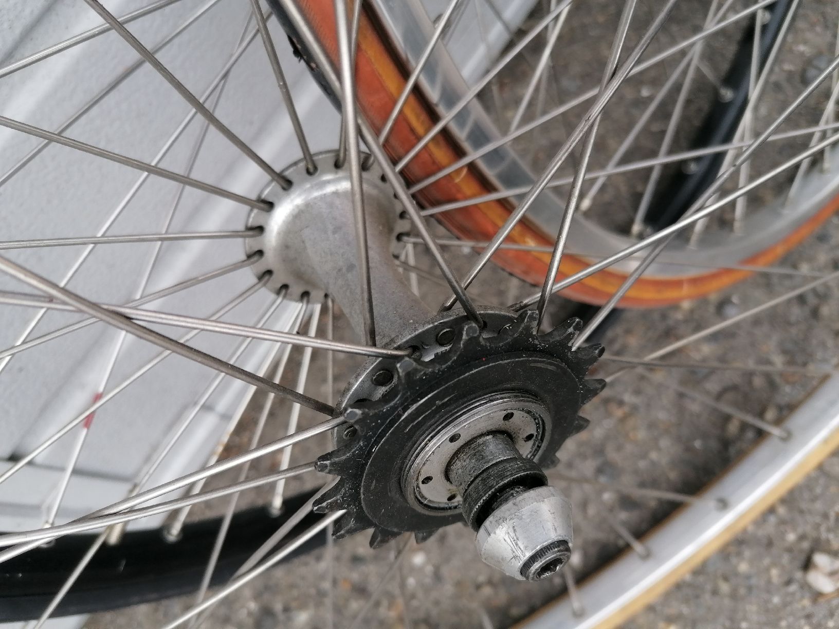Pneumatici & Ruote complete: Lot de roues piste fixie – Usato da Lausanne venduto da Frankenstein 2