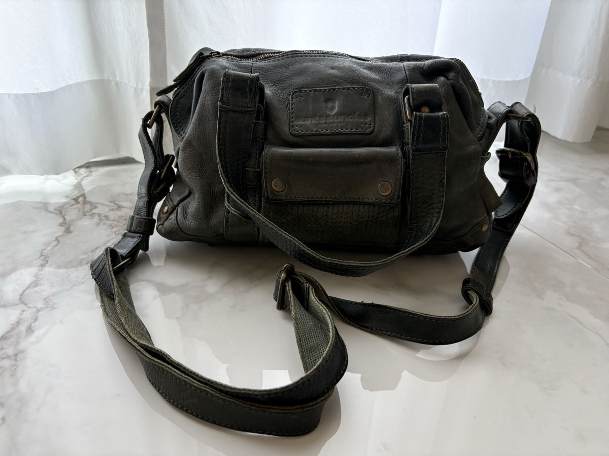 Aunts & Uncles Borse da donna: Lässige Ledertasche Aunts & Uncles  – Usato da Estavayer-le-Lac venduto da Mimmy02