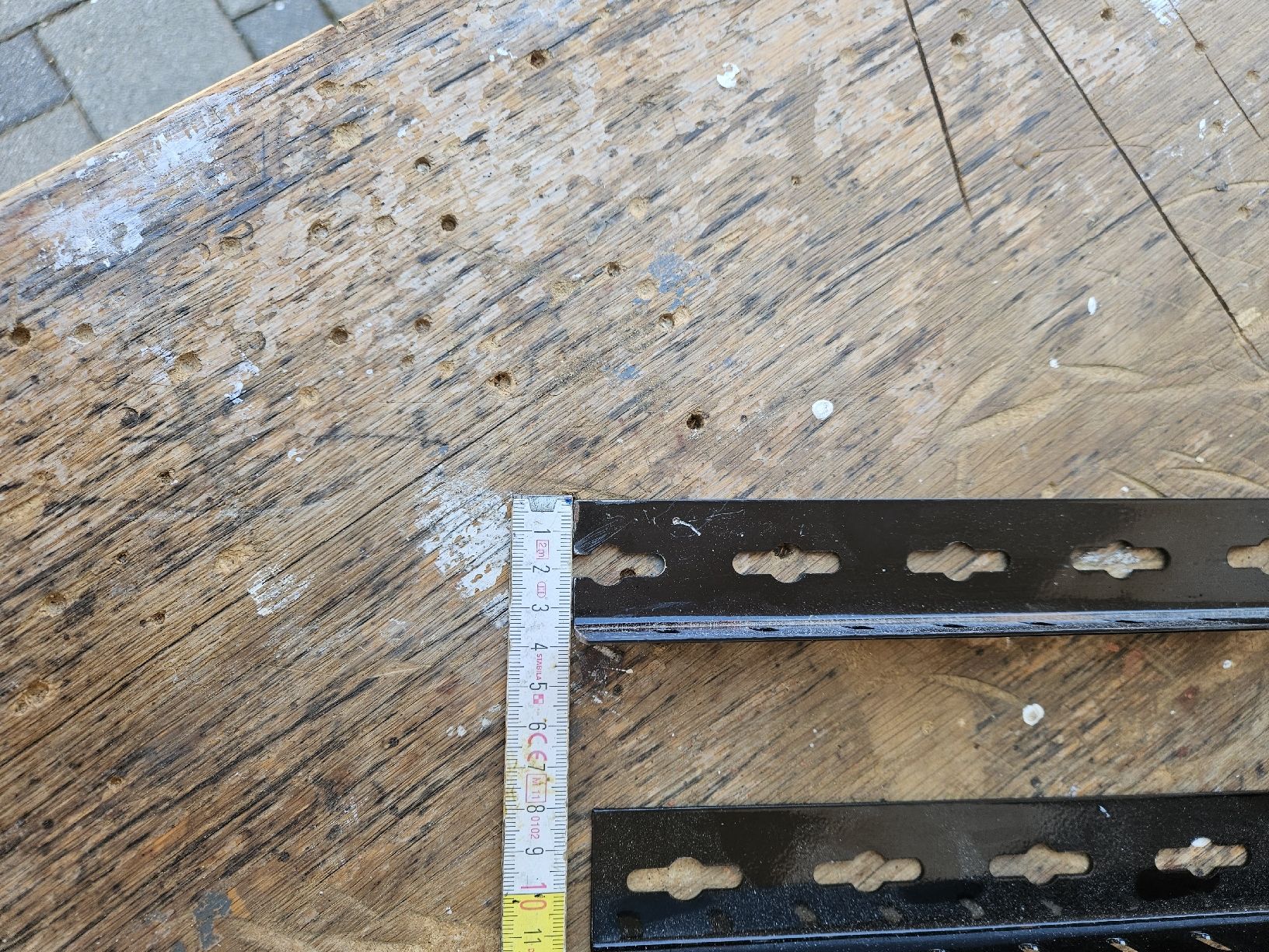 Regale: 2 Stk. Mettallwinkel gemäss Bild – Gebraucht aus Bonstetten von Brigitte04volle 2