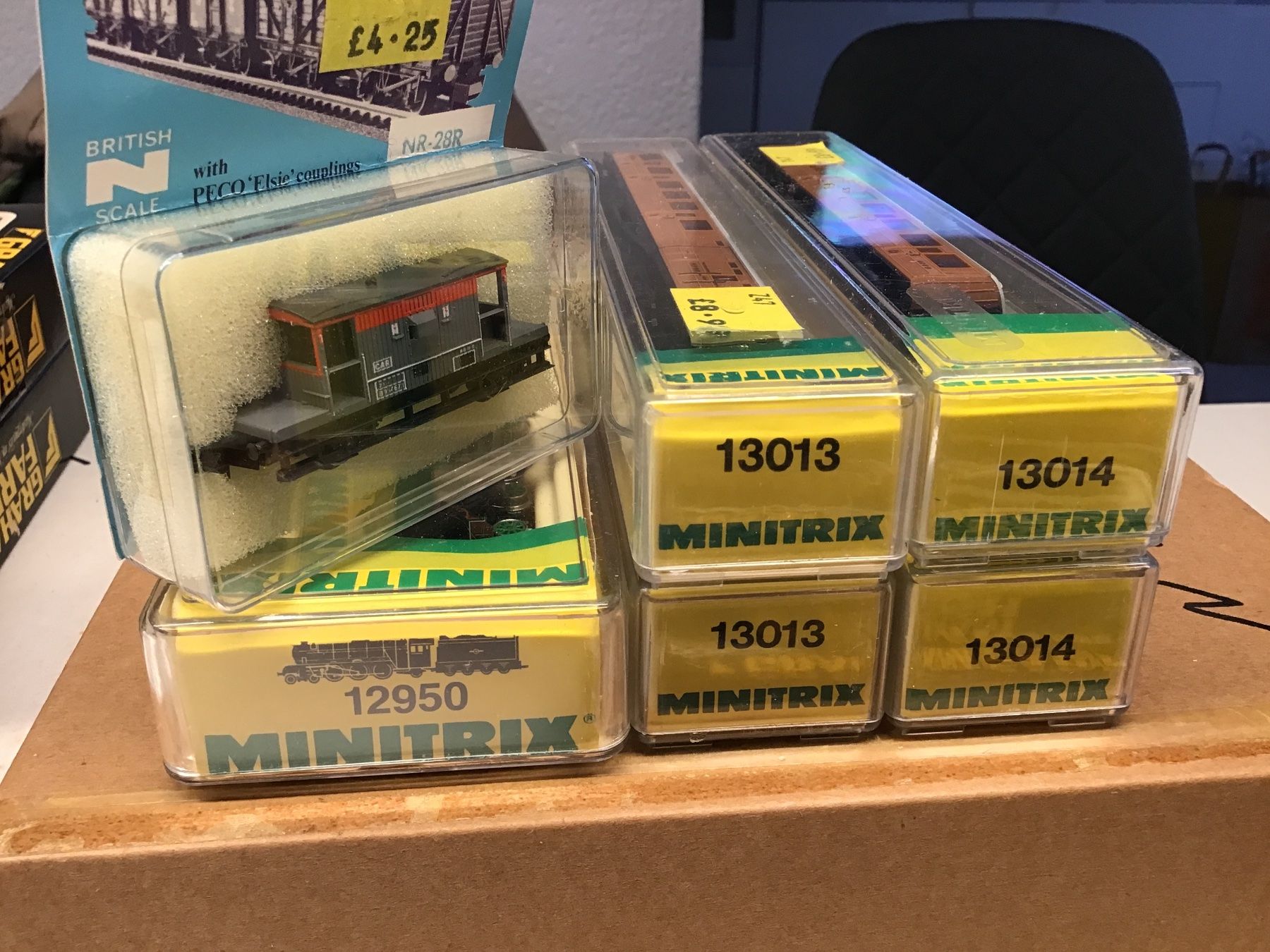 Trix Modelleisenbahnen: MINITRIX ENGLISCHER ZUG – Gebraucht aus Männedorf von Modellbau-wyss 4