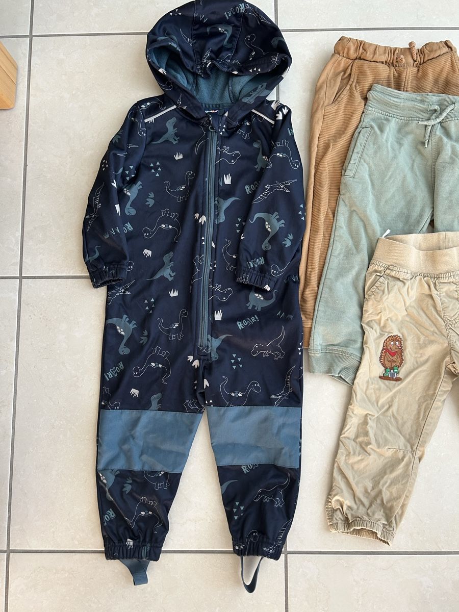 Lotti & Set di vestiti: Hosen Set 9 Teile Gr. 86-92 – Usato da Wetzikon ZH venduto da eva_5kj6 1